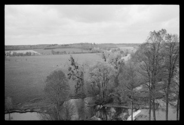 Vallée de l'Indre au pied du château d'Artigny (French) thumbnail