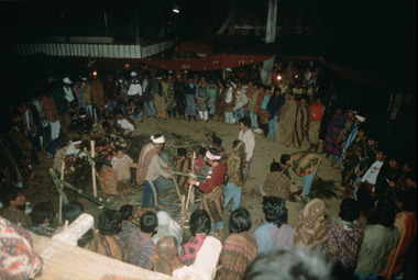 Badong, Lengkong, région Rindingallo, 1993., Badong, Lengkong, 1993. (anglais), Badong, kampung Lengkong, Rindingallo 1993. (indonésien) la vignette