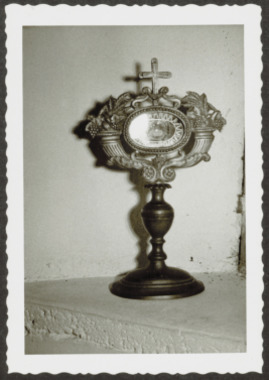 E.2.2.12.1.1.006. Reliquaire contenant un morceau du voile de la Vierge (French) thumbnail
