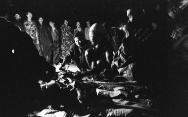 At night, Rindingallo region, 1991., La nuit, région Rindingallo, 1991. (French), Tengah malam, daerah Rindingallo, 1991. (Indonesian) thumbnail