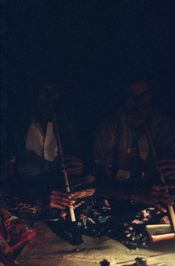 Deux joueurs de flûtes suling deata., Two suling deata flautists. (anglais), Dua pemain suling. Suling deata, 1993. (indonésien) la vignette
