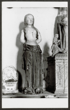C.3.3.04.1.006. Église paroissiale de Cernay, statue de Sainte Christine (French) thumbnail