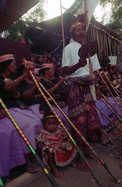 Retteng deata, Tiroan 1993., Chant retteng deata, Tiroan 1993. (French), Nyanyian retteng deata, Bittuang, 1993. (Indonesian) thumbnail