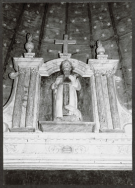 C.3.2.01.1.1.003. Église Saint Antoine, statue de Saint Antoine tenant une bible la vignette