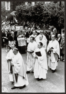 F.2.2.03.1.1.015. Procession (French) thumbnail
