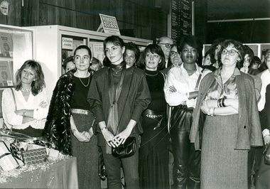 De gauche à droite Sabine Follain, Antoinette Chamoux,  Arianne Bouchet-Ribier, Catherine Velay, Françoise Teriou, deux hommes non identifiés,  Maryse Colchide la vignette