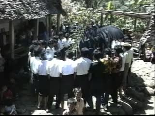 VIDEO : Badong à Pangleon, 1993., VIDEO: Badong at Pangleon, 1993. (anglais), Badong di Pangleon, 1993. (indonésien) la vignette