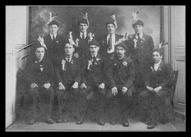 Groupe de conscrits en 1921 à Mont-de-Marsan (debout, 2e g. Henri Dauba) la vignette