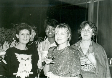 Jeanne Lesieur, Christine Caracena, Claude Gibou-Coste, Maryse Colchide et une femme non identifiée la vignette