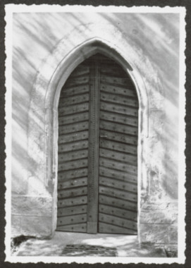 G.2.3.04.1.003. Porte d'entrée de la chapelle la vignette