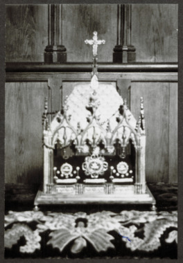 C.3.2.49.1.1.001. Église Saint Maur, châsse contenant les reliques de Saint Maur la vignette