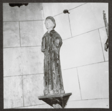 C.3.2.54.1.017. Chapelle des Yys, statue (French) thumbnail